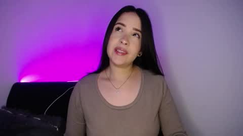 Snapshot of lau_24 chatting on 12/19/25, 01:12 lau_24 online show from 12/19/25, 01:12