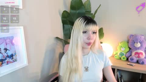 Snapshot of laukyubey1 chatting on 12/01/25, 08:36 laukyubey1 online show from 12/01/25, 08:36