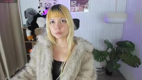 laukyubey1 online show from 03/20/26, 08:03