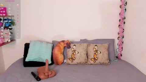 laura1__ online show from 03/05/26, 11:23