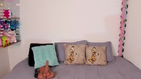 laura1__ online show from 05/20/26, 11:55