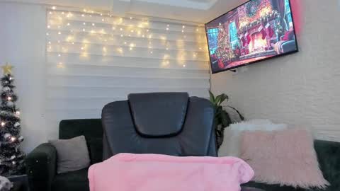 Snapshot of laura__cruz chatting on 12/06/24, 03:41 laura cruz online show from 12/06/24, 03:41