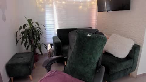 Snapshot of laura__cruz chatting on 01/22/25, 11:34 laura cruz online show from 01/22/25, 11:34