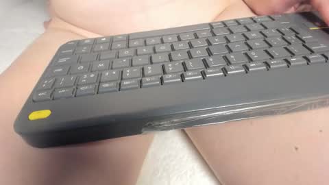 Snapshot of laura__js_ chatting on 10/16/25, 05:52 laura__js_ online show from 10/16/25, 05:52