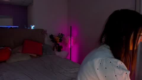 Snapshot of laura__leee chatting on 01/06/25, 06:03 Laura online show from 01/06/25, 06:03