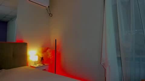 Snapshot of laura__leee chatting on 10/05/25, 05:17 Laura online show from 10/05/25, 05:17