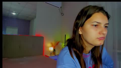 Snapshot of laura__leee chatting on 10/10/25, 05:28 Laura online show from 10/10/25, 05:28