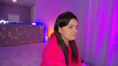 Laura online show from 04/11/26, 07:45