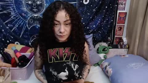 Snapshot of laura_anal_ chatting on 12/06/24, 08:18 Wen online show from 12/06/24, 08:18