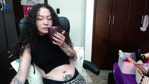 Snapshot of laura_anal_ chatting on 01/27/25, 06:52 Wen online show from 01/27/25, 06:52