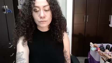 Snapshot of laura_anal_ chatting on 01/28/25, 01:08 Wen online show from 01/28/25, 01:08