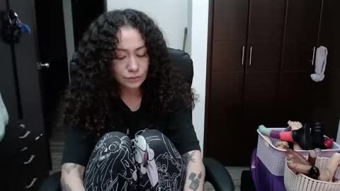 Snapshot of laura_anal_ chatting on 01/31/25, 02:26 Wen online show from 01/31/25, 02:26