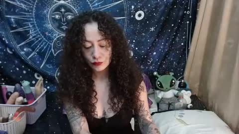 Snapshot of laura_anal_ chatting on 02/11/25, 07:05 Wen online show from 02/11/25, 07:05