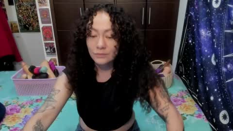 Snapshot of laura_anal_ chatting on 04/29/26, 05:06 Wen online show from 04/29/26, 05:06