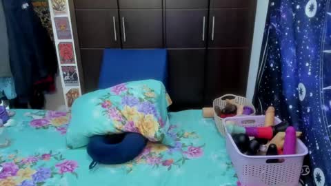 Snapshot of laura_anal_ chatting on 05/04/26, 07:10 Wen online show from 05/04/26, 07:10