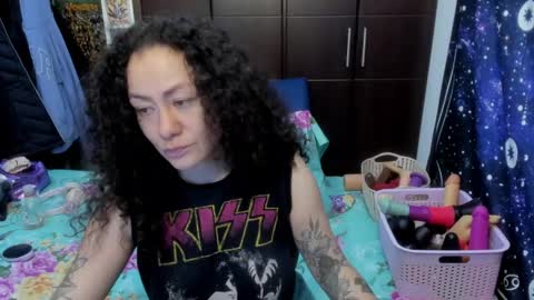 Snapshot of laura_anal_ chatting on 05/06/26, 09:42 Wen online show from 05/06/26, 09:42