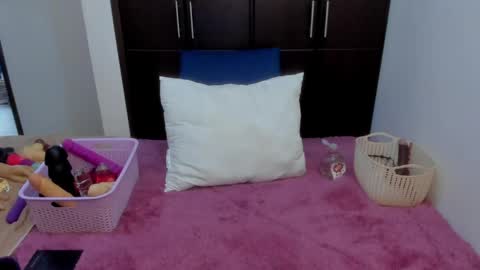 Snapshot of laura_anal_ chatting on 05/21/26, 03:08 Wen online show from 05/21/26, 03:08