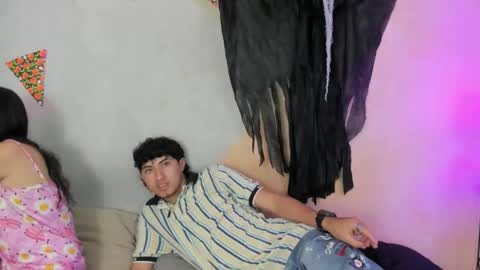 Snapshot of laura_and_kevin chatting on 11/08/25, 01:44 laura_and_kevin online show from 11/08/25, 01:44