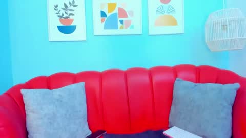 Snapshot of laura_aristizabal_19 chatting on 01/17/25, 04:04 Laura online show from 01/17/25, 04:04
