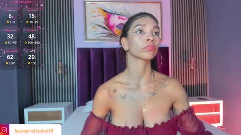 Snapshot of laura_aristizabal_19 chatting on 01/30/25, 07:26 Laura online show from 01/30/25, 07:26