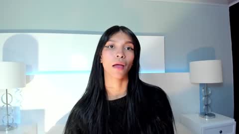 Snapshot of laura_aristizabal_19 chatting on 02/08/25, 05:08 Laura online show from 02/08/25, 05:08