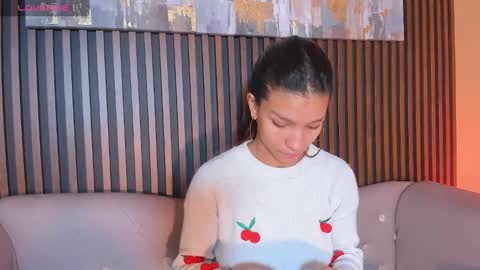 Snapshot of laura_aristizabal_19 chatting on 09/18/25, 01:35 Laura online show from 09/18/25, 01:35