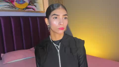 Snapshot of laura_aristizabal_19 chatting on 06/10/26, 12:04 Laura online show from 06/10/26, 12:04