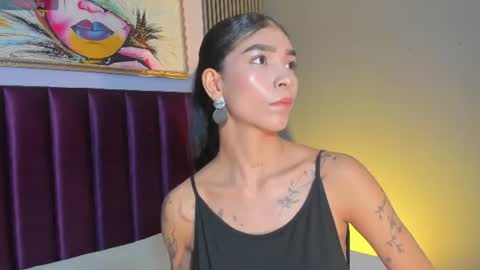 Snapshot of laura_aristizabal_19 chatting on 06/13/26, 11:41 Laura online show from 06/13/26, 11:41