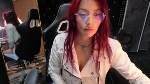laura_b_ online show from 05/30/26, 03:36