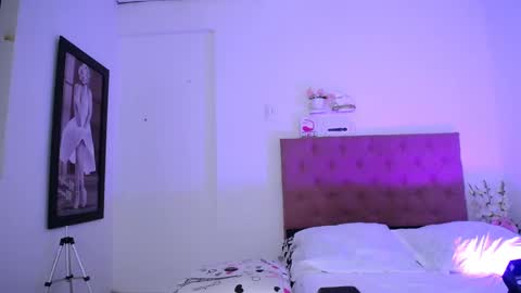 LAURA online show from 12/21/24, 03:42