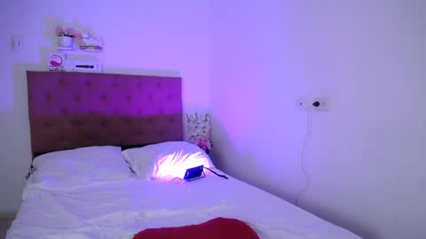 LAURA online show from 12/23/24, 06:27