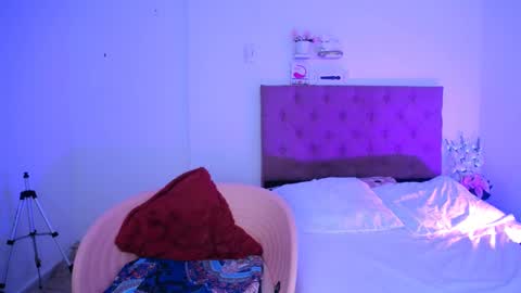 LAURA online show from 01/10/25, 10:04