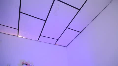 LAURA online show from 01/16/25, 06:16