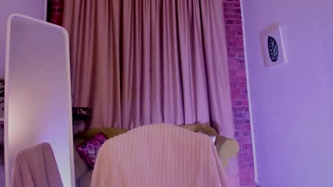 Laura online show from 12/23/24, 02:35