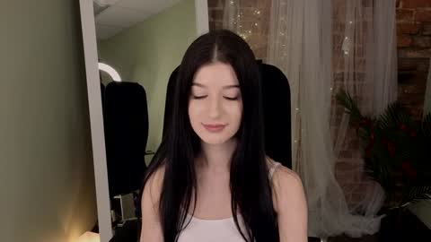 Laura online show from 12/24/24, 08:49