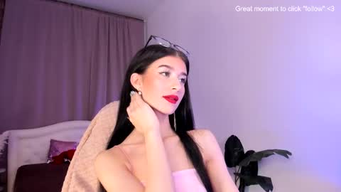 Laura online show from 09/17/25, 07:37