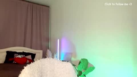 Laura online show from 10/17/25, 07:27