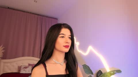 Laura online show from 03/25/26, 10:38