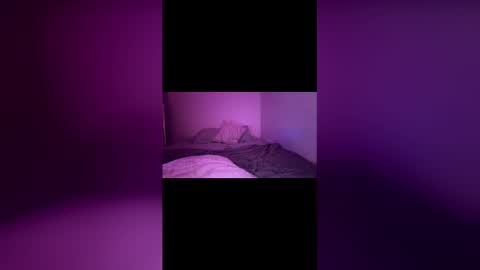 laura online show from 03/08/26, 02:04