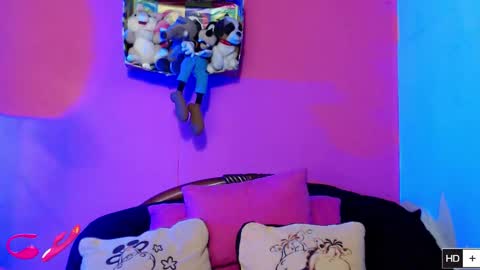 weedcam Curly Laura OF    online show from 11/27/25, 10:45