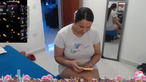 laura_foxx2379 online show from 02/20/26, 05:02