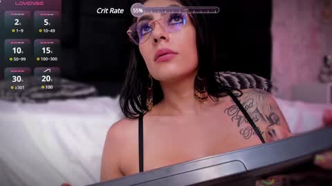 Snapshot of laura_greco chatting on 12/06/24, 10:19 online show from 12/06/24, 10:19