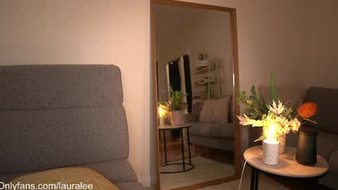 Laura Lee. online show from 04/05/26, 01:03