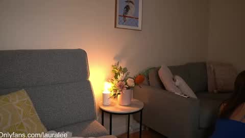 Laura Lee. online show from 04/25/26, 02:58