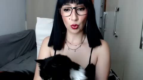 Laura online show from 10/14/25, 10:54