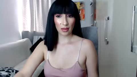 Laura online show from 11/06/25, 09:15