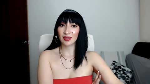 Snapshot of laura_pervert_ chatting on 04/23/26, 01:29 Laura online show from 04/23/26, 01:29