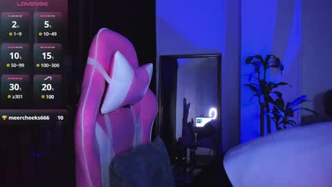 Snapshot of laura_r23 chatting on 01/08/25, 12:49 Laura Rose online show from 01/08/25, 12:49
