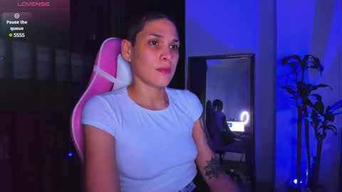 Snapshot of laura_r23 chatting on 01/08/25, 03:51 Laura Rose online show from 01/08/25, 03:51