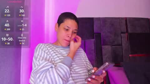 Snapshot of laura_r23 chatting on 02/10/25, 12:29 Laura Rose online show from 02/10/25, 12:29